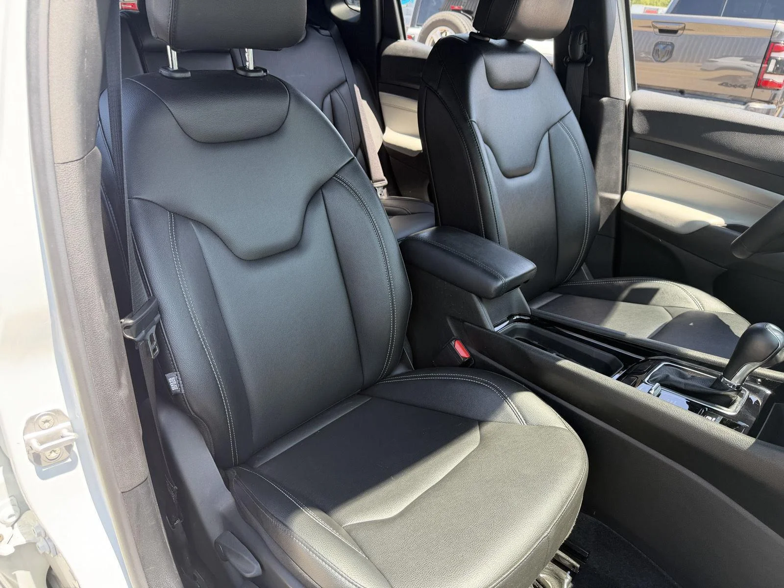 Used 2025 Bright White Clearcoat Jeep Limited image 20