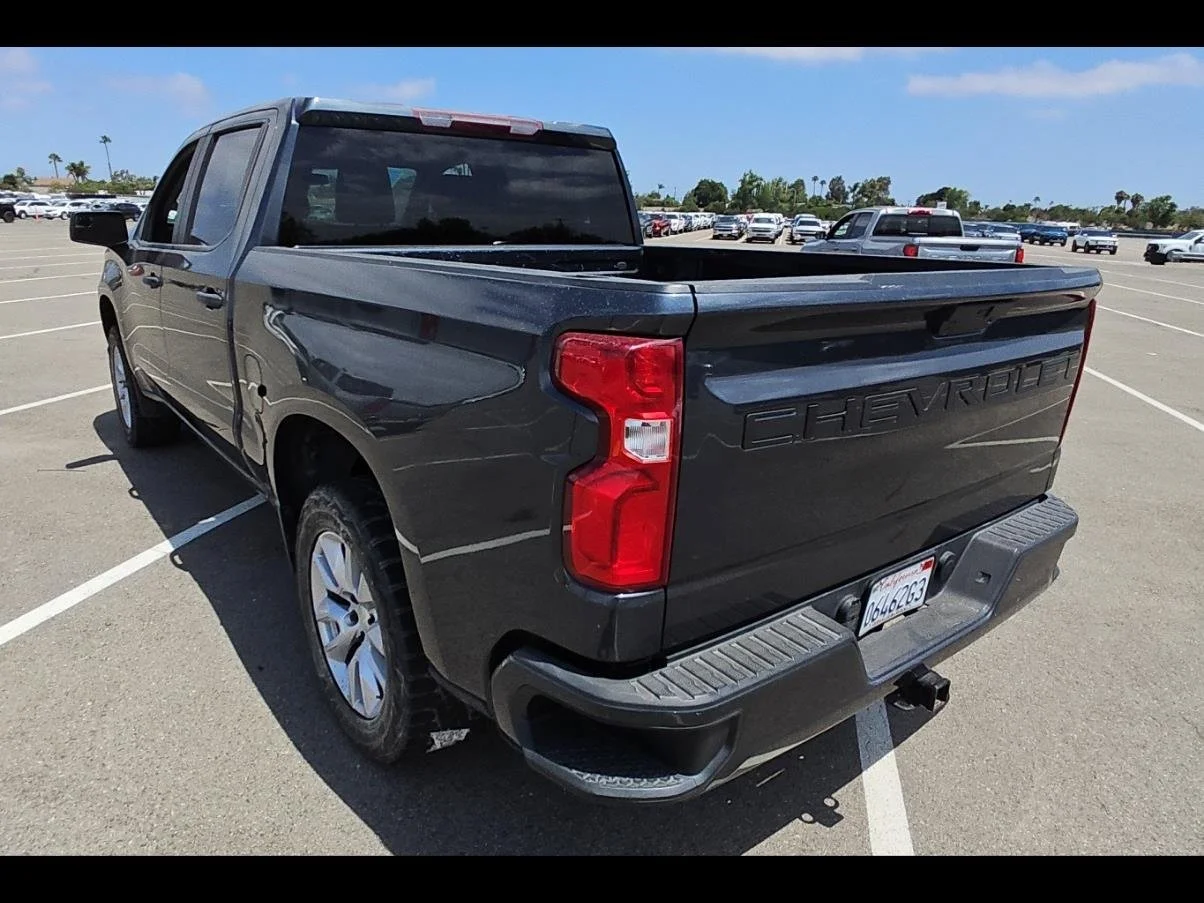 Used 2021 SHADOW GRAY METALLIC Chevrolet Custom image 4