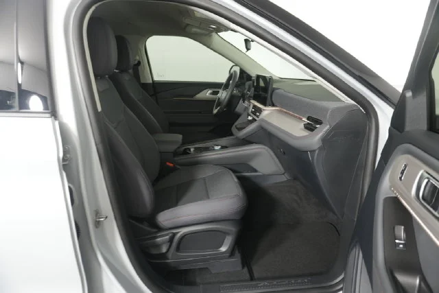 New 2026 Space White Metallic Ford Active image 30