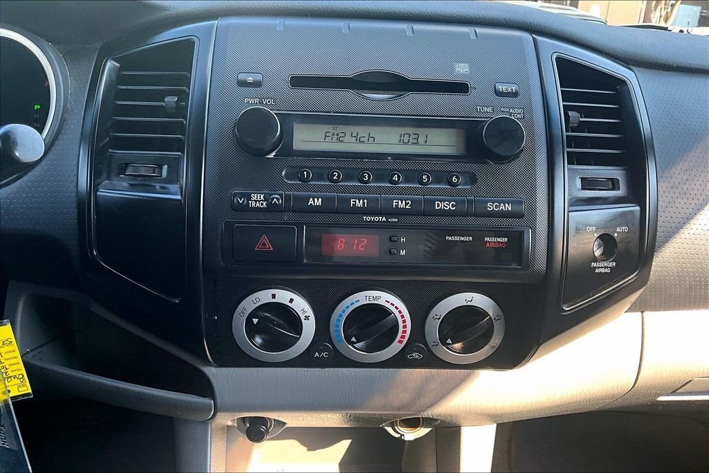 Used 2005 Beige Toyota Base image 29