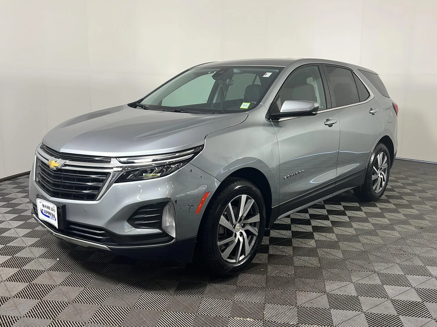 Used 2024 Sterling Gray Metallic Chevrolet LT image 19