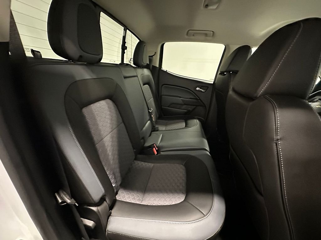 Used 2021 White Chevrolet Z71 image 25