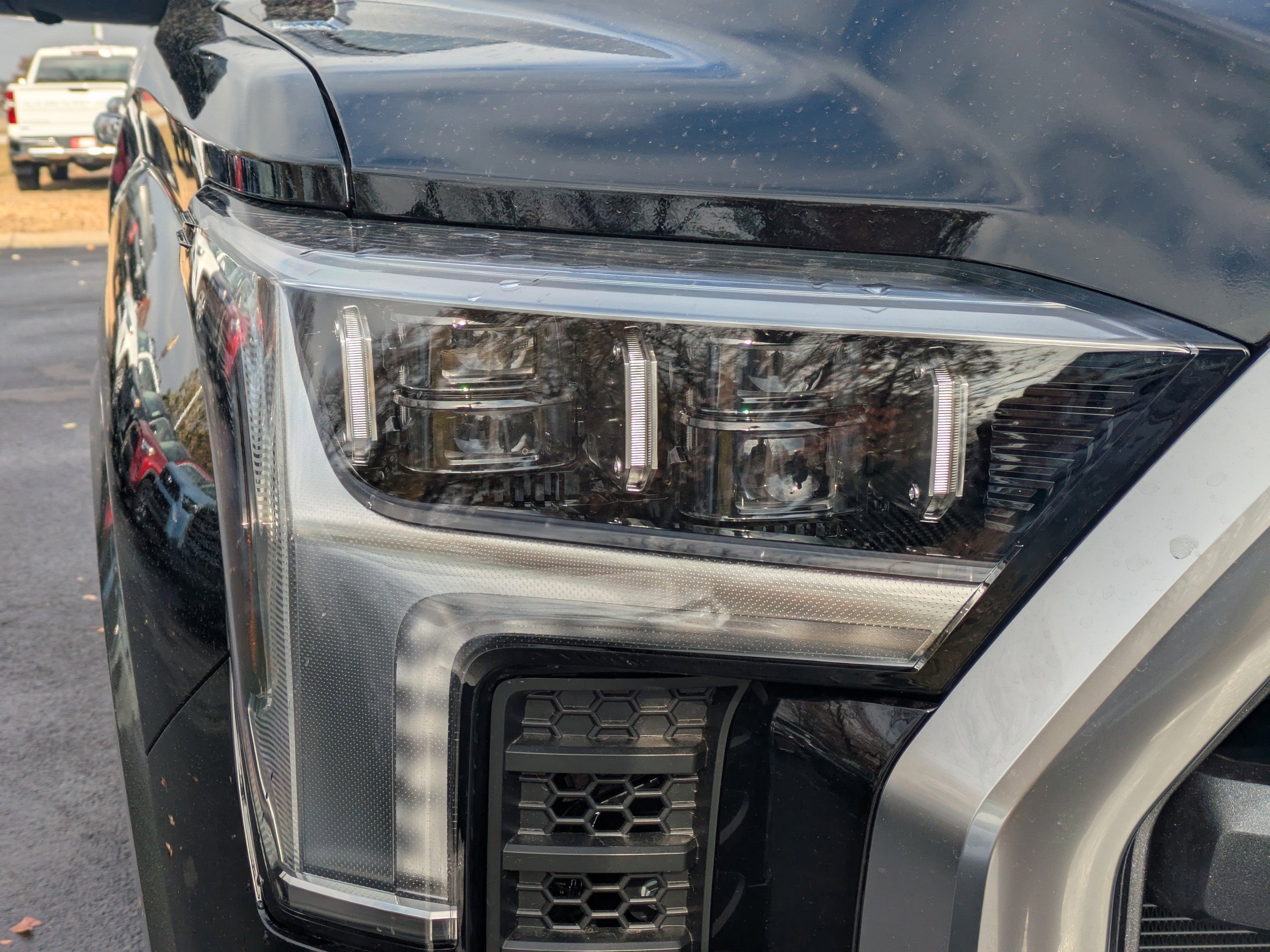 2026 Toyota Tundra Limited - Photo 11