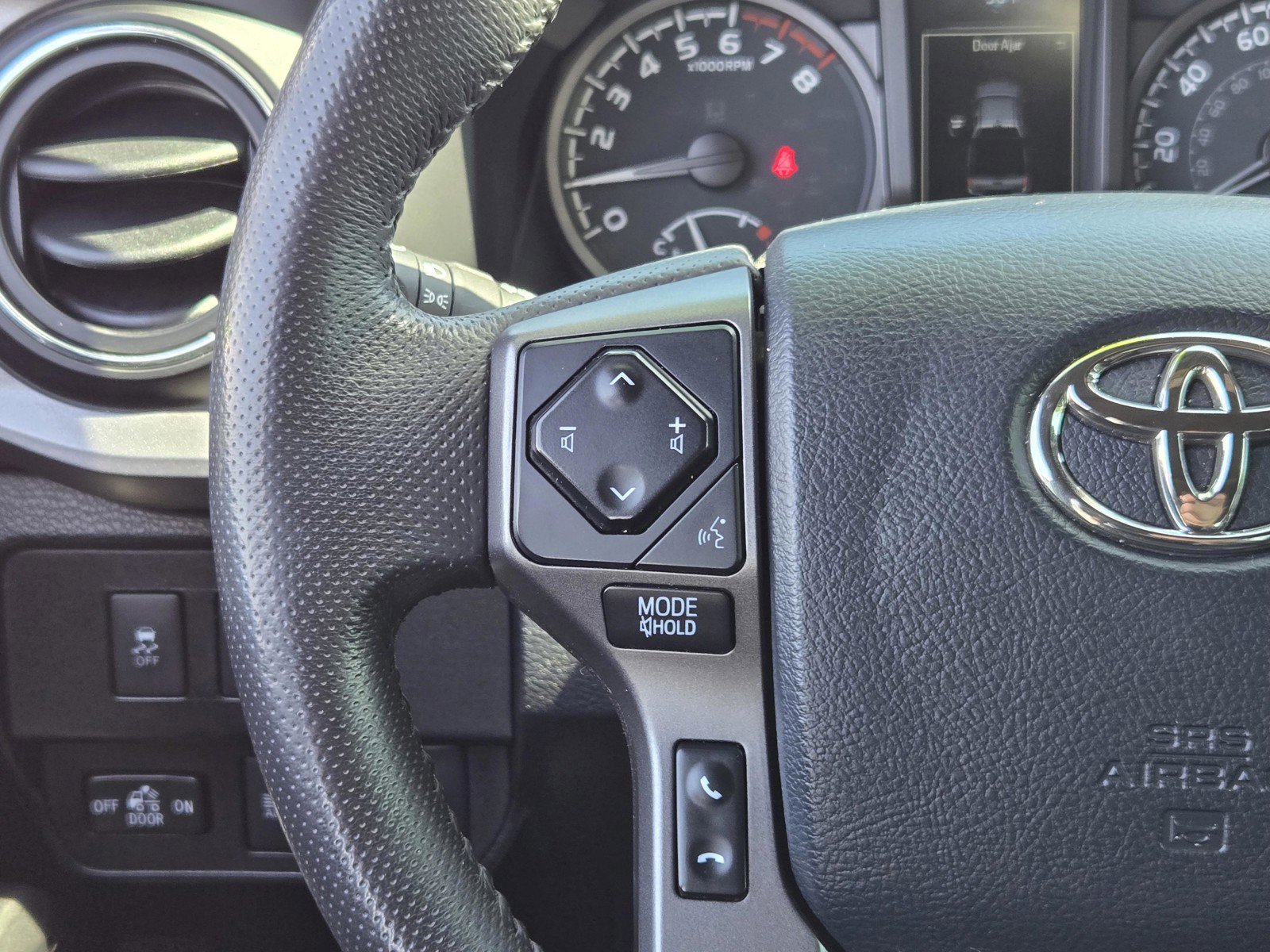 Certified Used 2020 White Toyota  image 14