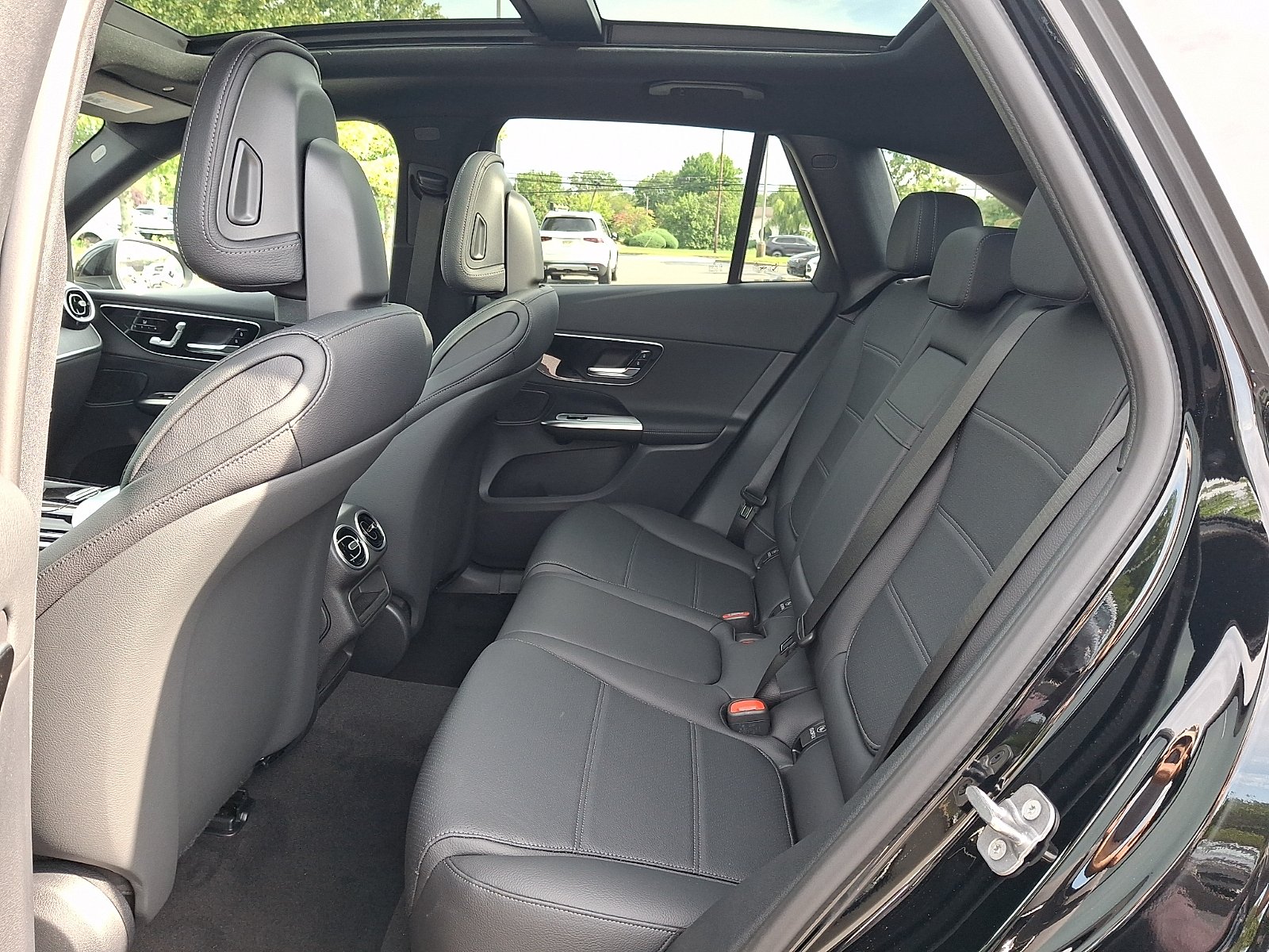 New 2027 Black Mercedes-Benz GLC 300 image 6
