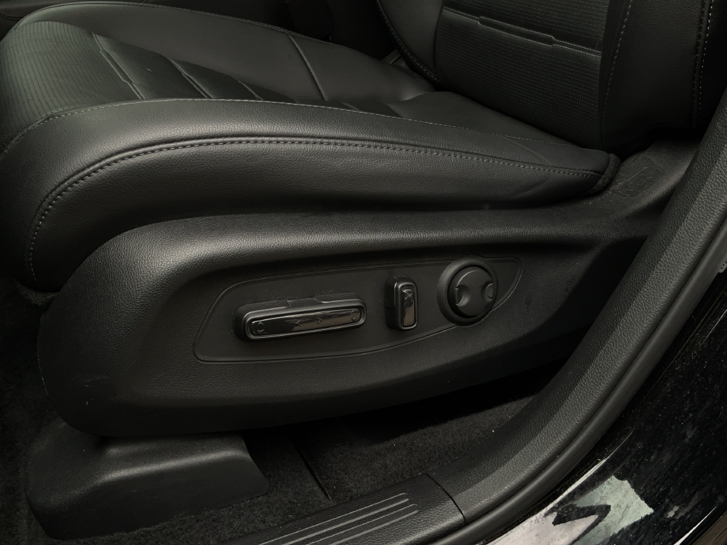 Used 2024 Black Honda EX-L image 17