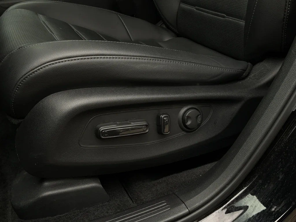 Used 2024 Black Honda EX-L image 17
