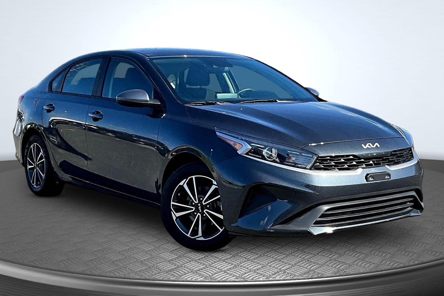 Used 2023 Gray Kia LXS image 2