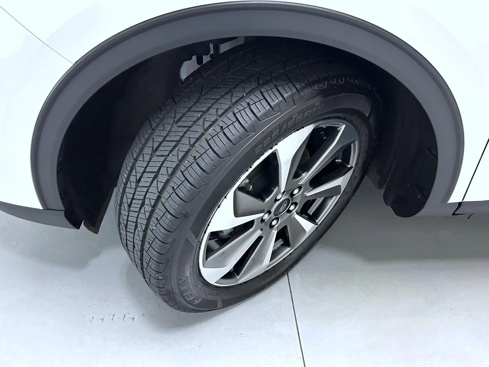 Used 2023 White Ford Platinum image 23