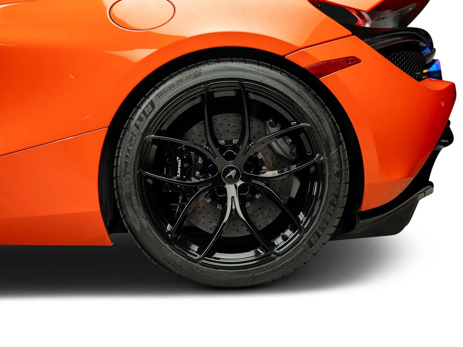 Used 2022 Orange McLaren Performance image 31