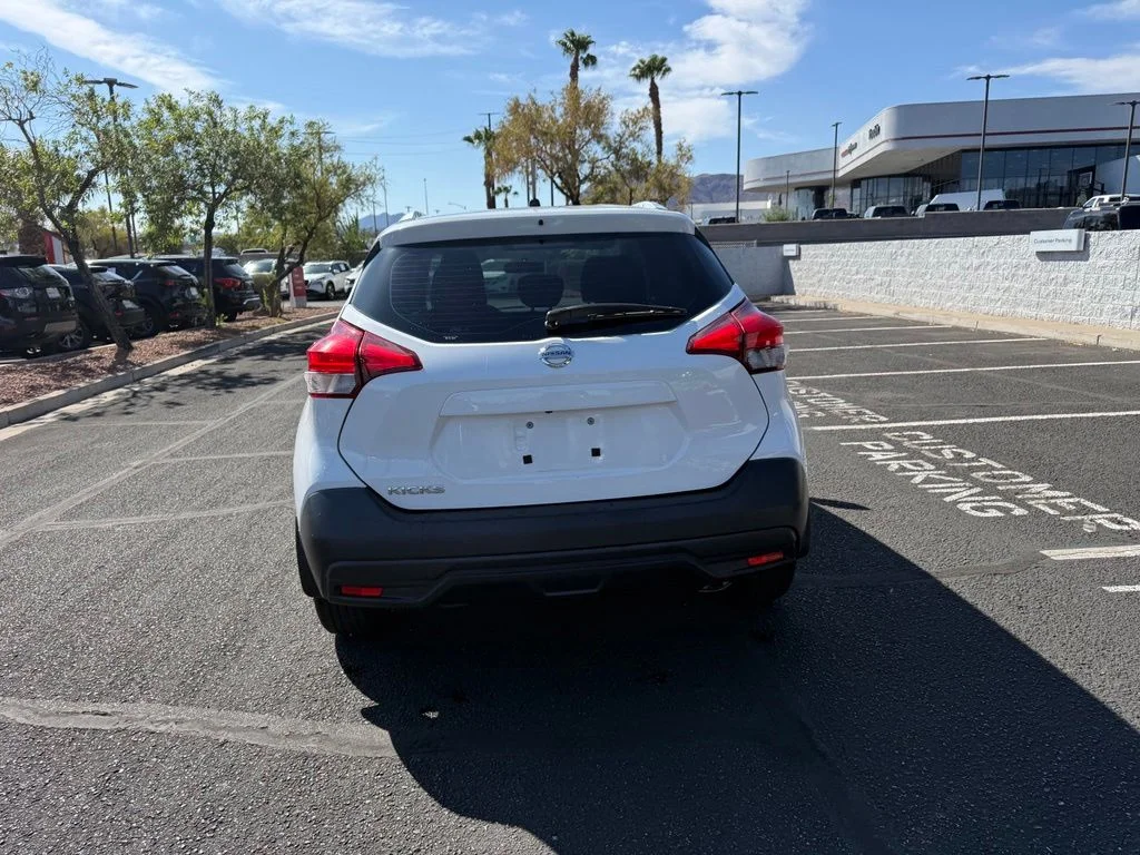 Used 2018 White Nissan S image 12