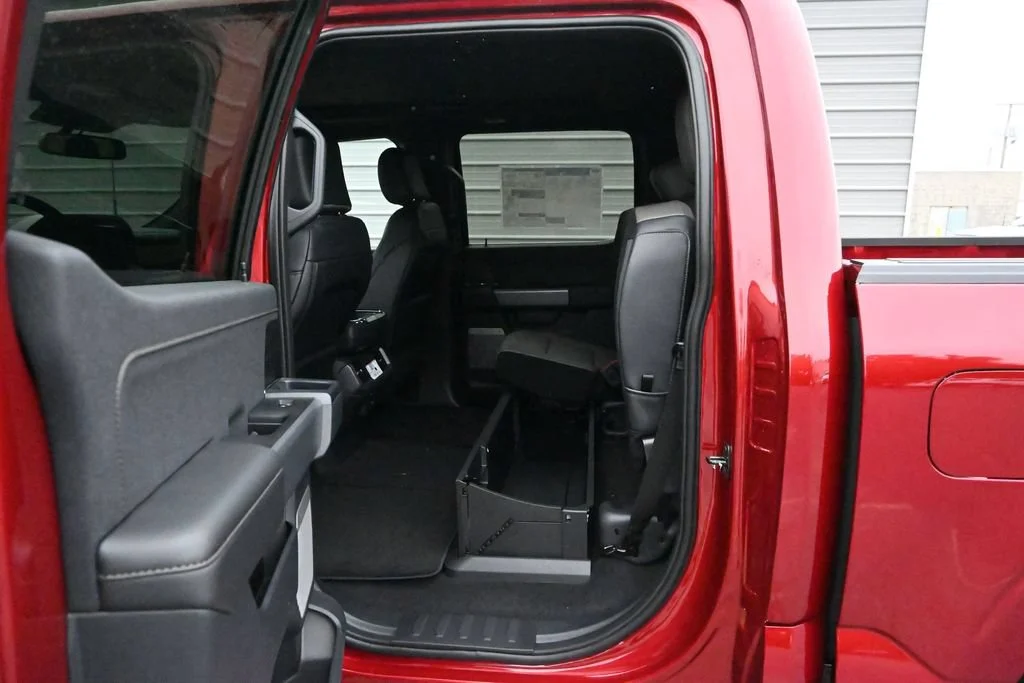 New 2026 Ruby Red Metallic Tinted Clearcoat Ford Lariat® image 27