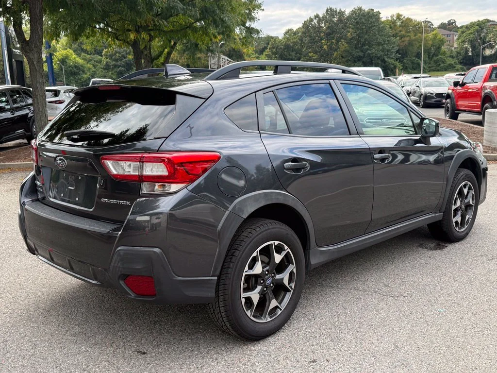 Used 2019 Dark Gray Metallic Subaru 2.0i Premium image 10