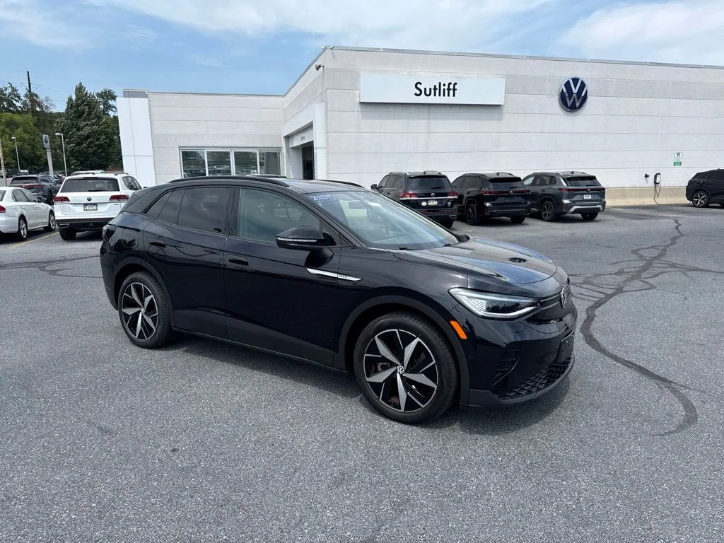 Certified Used 2023 Deep Black Pearl Volkswagen Pro S image 1
