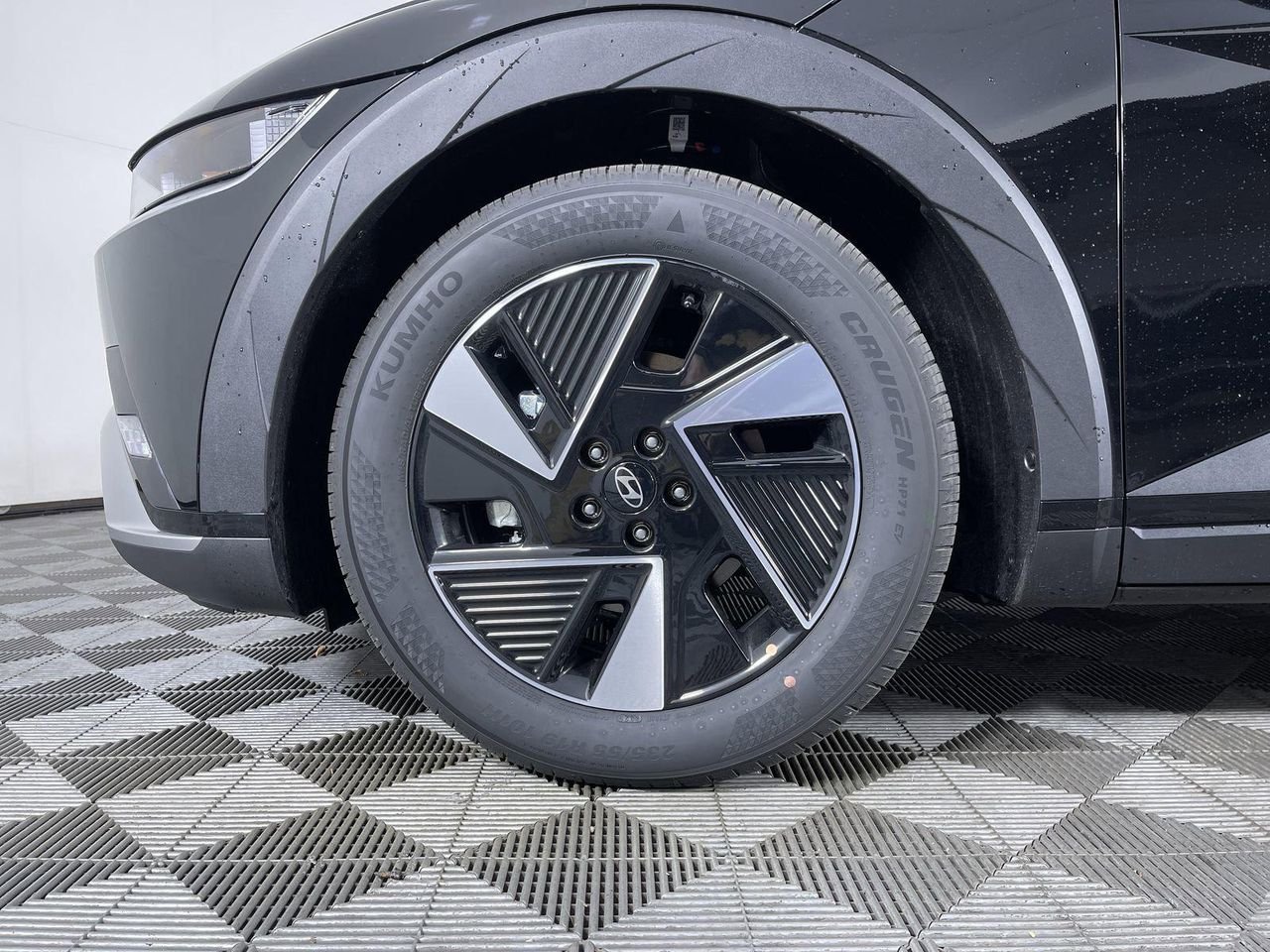 New 2026 Abyss Black Hyundai SEL image 9