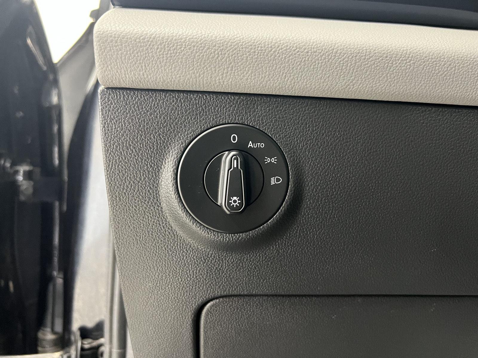 2023 Volkswagen Taos SE - Photo 14