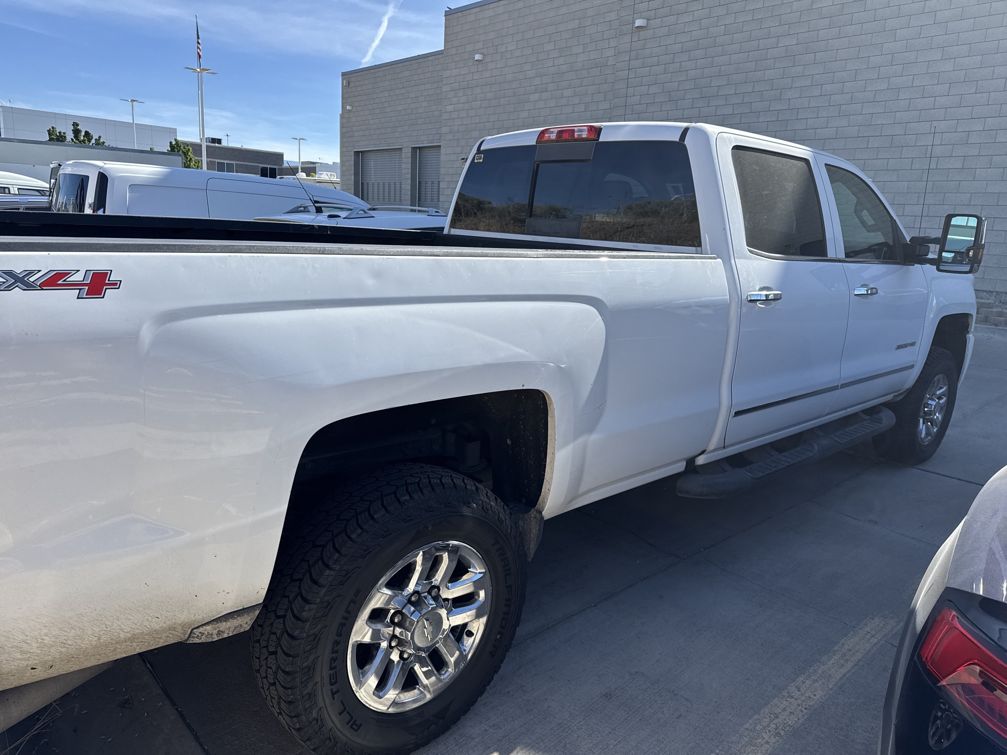 Used 2016 Summit White Chevrolet LTZ image 3