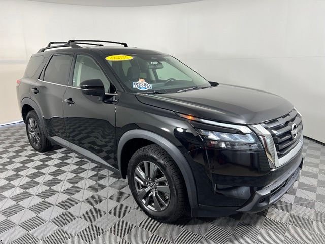 ぱり7 ロマンス3 Pre-Owned 2023 Nissan Pathfinder SV 4D Sport Utility in Alexandria