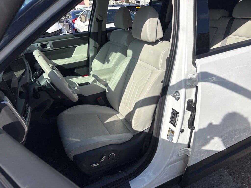 Used 2026 White Hyundai SEL image 9