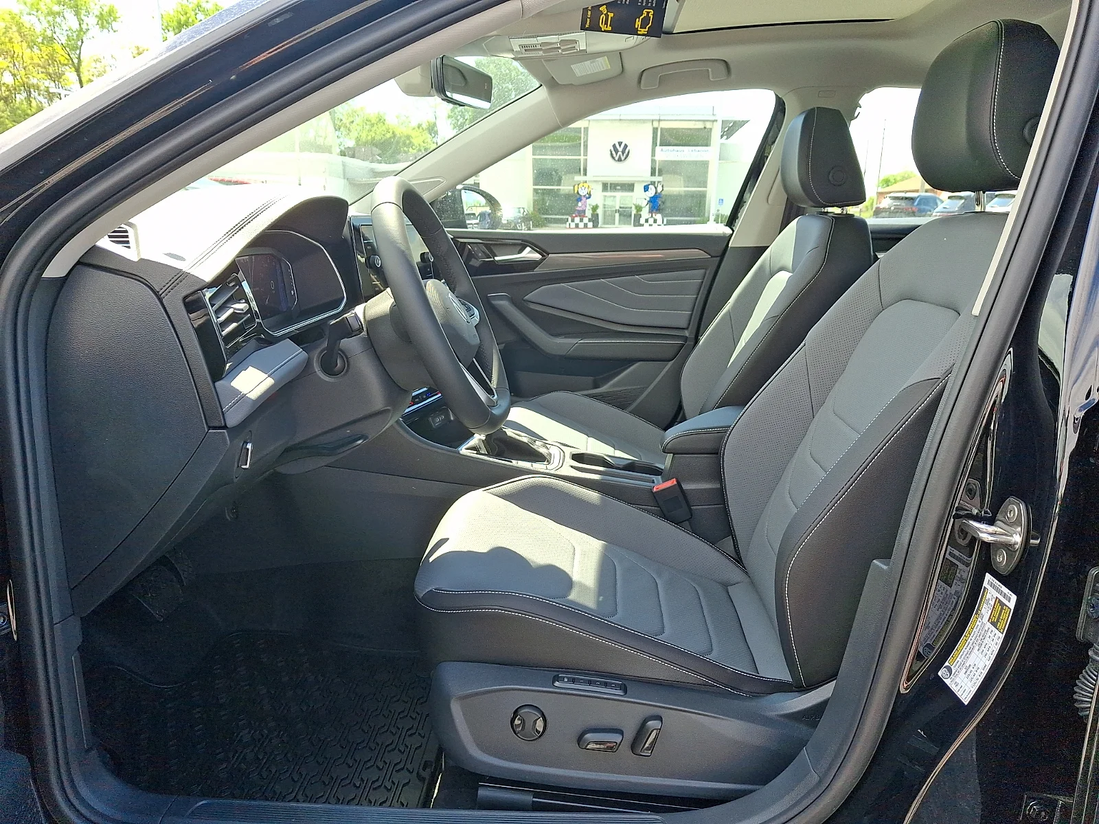 New 2026 Deep Black Pearl - 2T2T Volkswagen SEL image 7