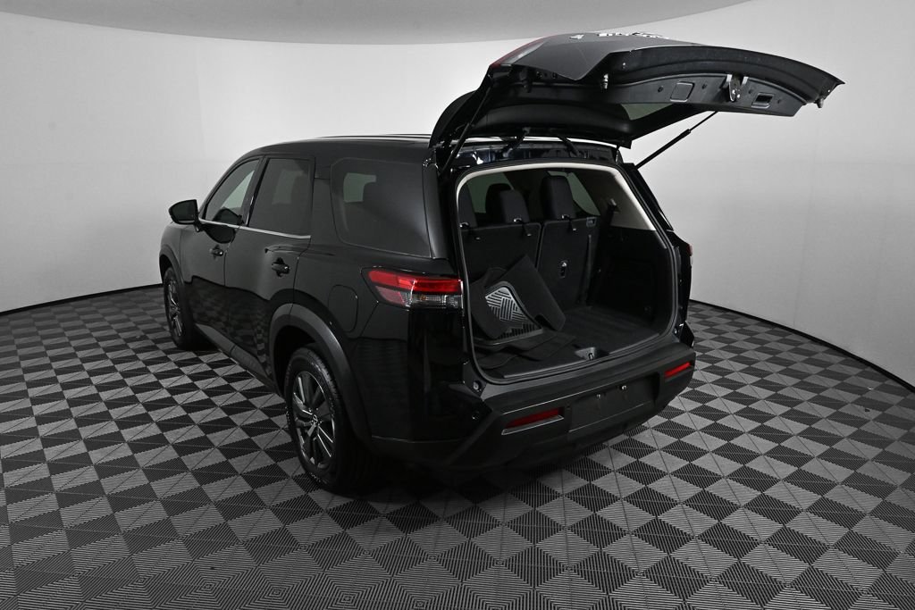 Used 2022 Black Nissan S image 28
