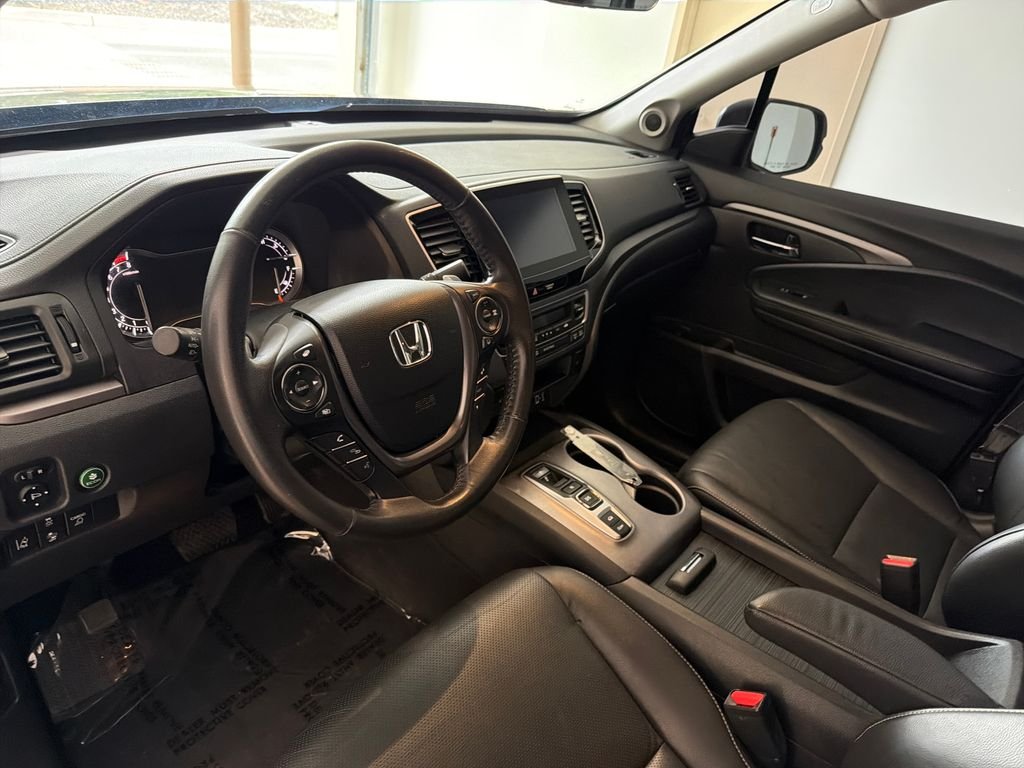 Used 2023 Modern Steel Metallic Honda RTL image 17