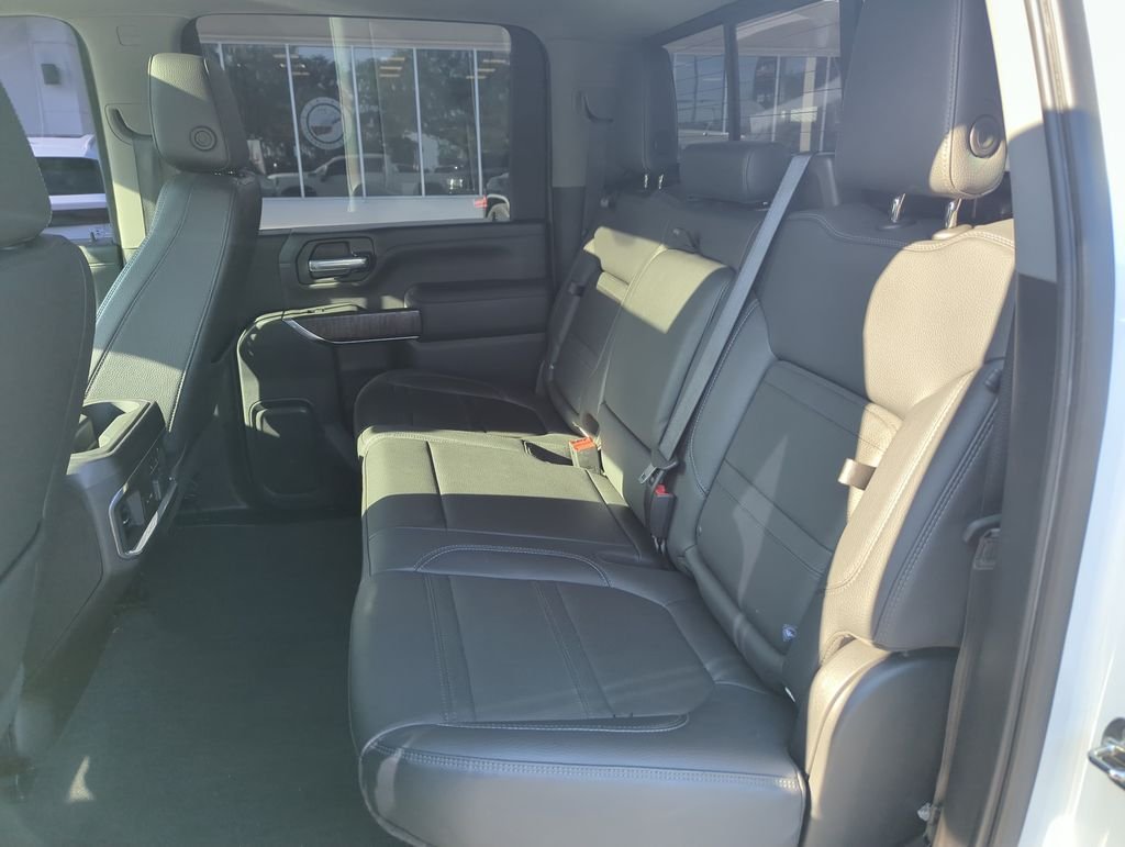 Used 2021 White GMC Denali image 30