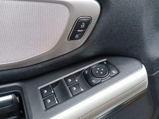 New 2025 Star White Metallic Tri-Coat Ford Active image 12