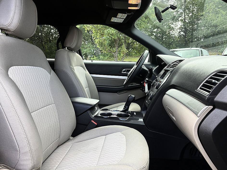 Used 2018 Shadow Black Ford Base image 13