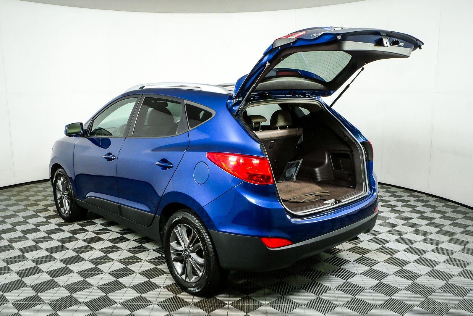 Used 2014 Laguna Blue Metallic Hyundai SE image 29