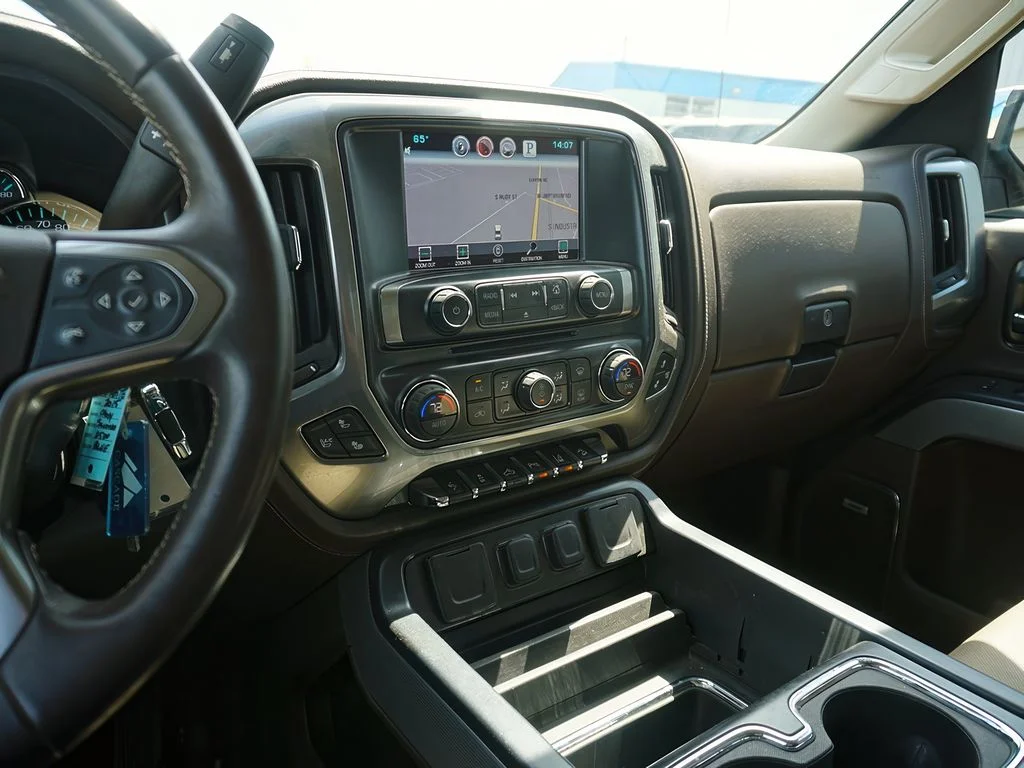 Used 2015 DEEP OCEAN BLUE METALLIC Chevrolet LTZ image 24
