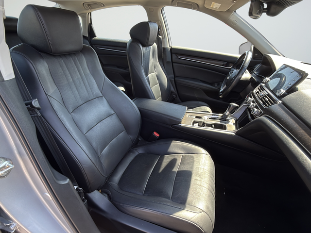 Used 2019 Silver Honda EX-L image 9