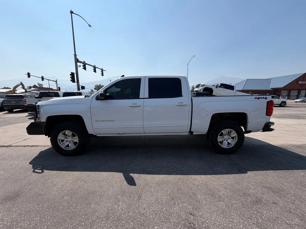Used 2018 Chevrolet Silverado 1500 LT with VIN 3GCUKREC3JG526834 for sale in Salmon, ID