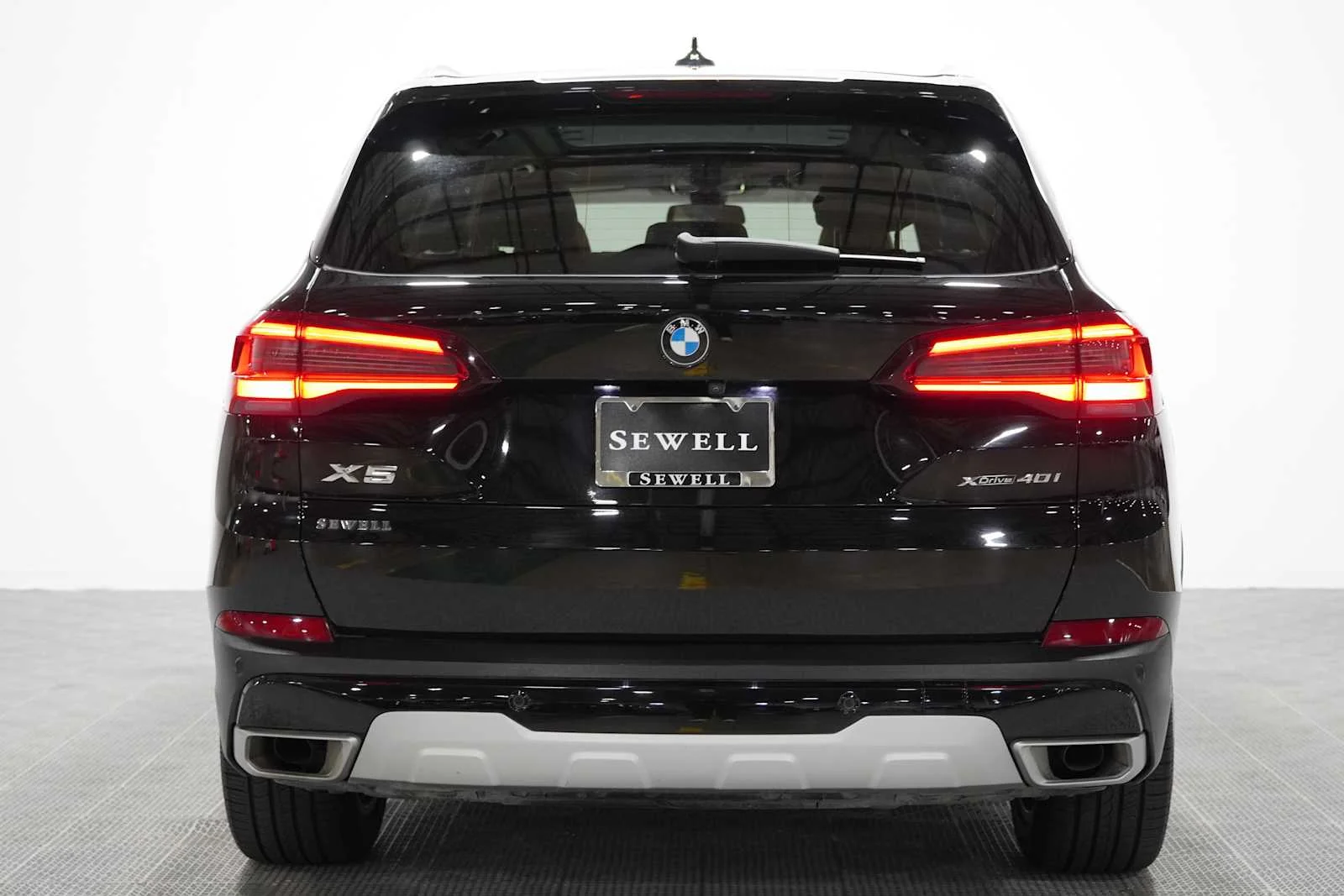 Used 2023 Jet Black BMW xDrive40i image 5