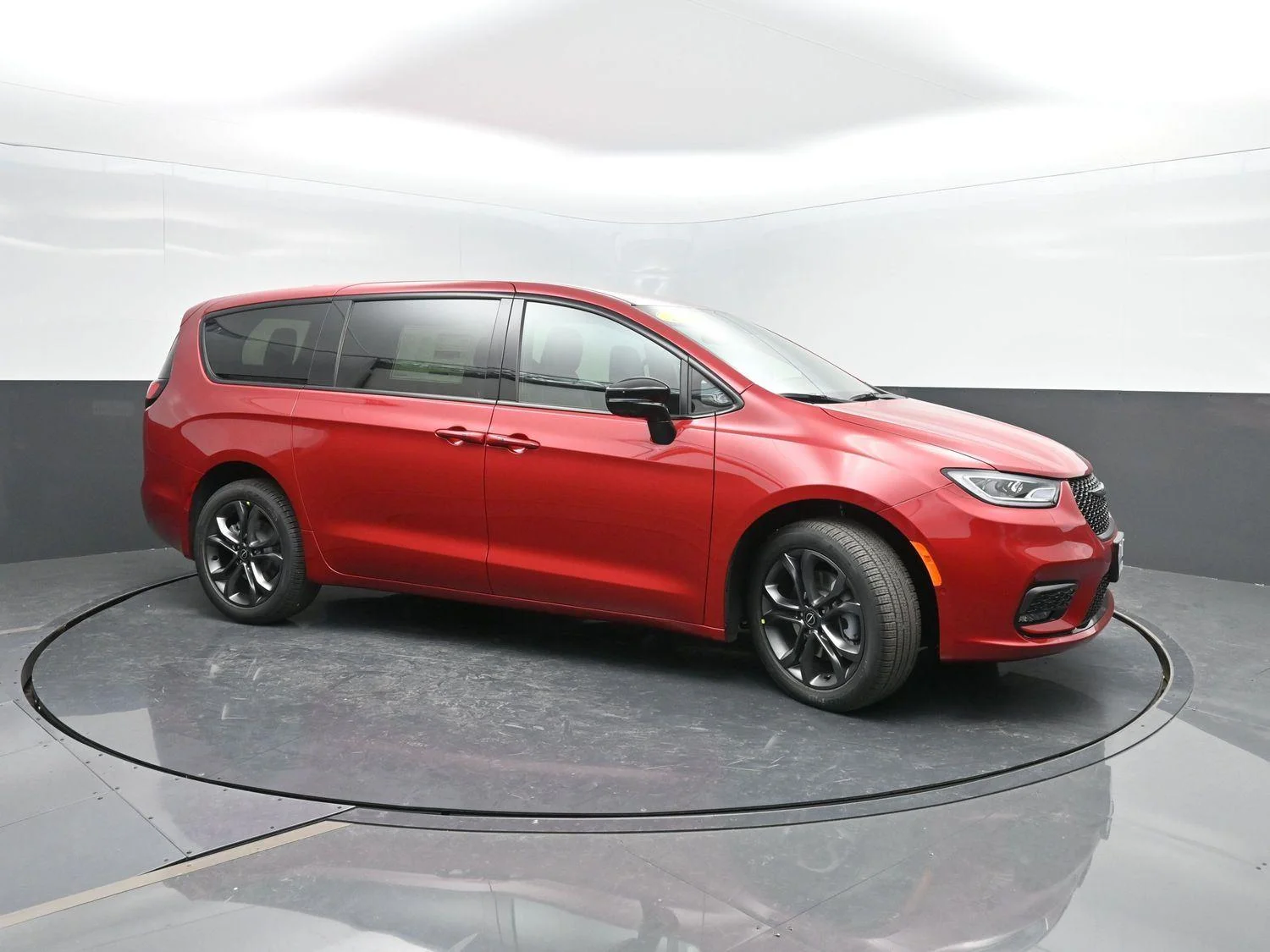 New 2026 Red Hot Pearl-Coat Exterior Paint Chrysler Select image 3
