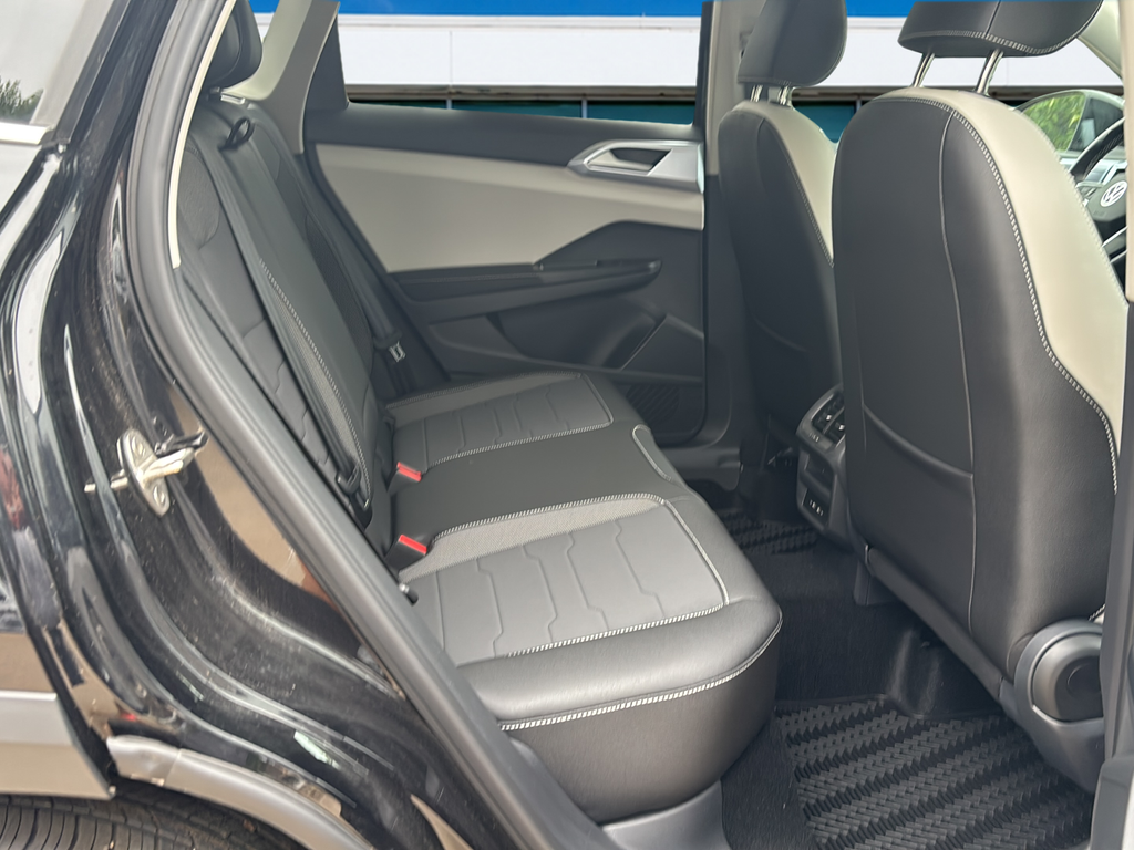 New 2026 Black Volkswagen 1.5T SE image 13