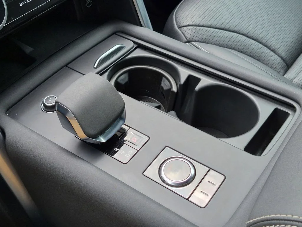 Used 2022 Gray Land Rover S R-Dynamic image 19