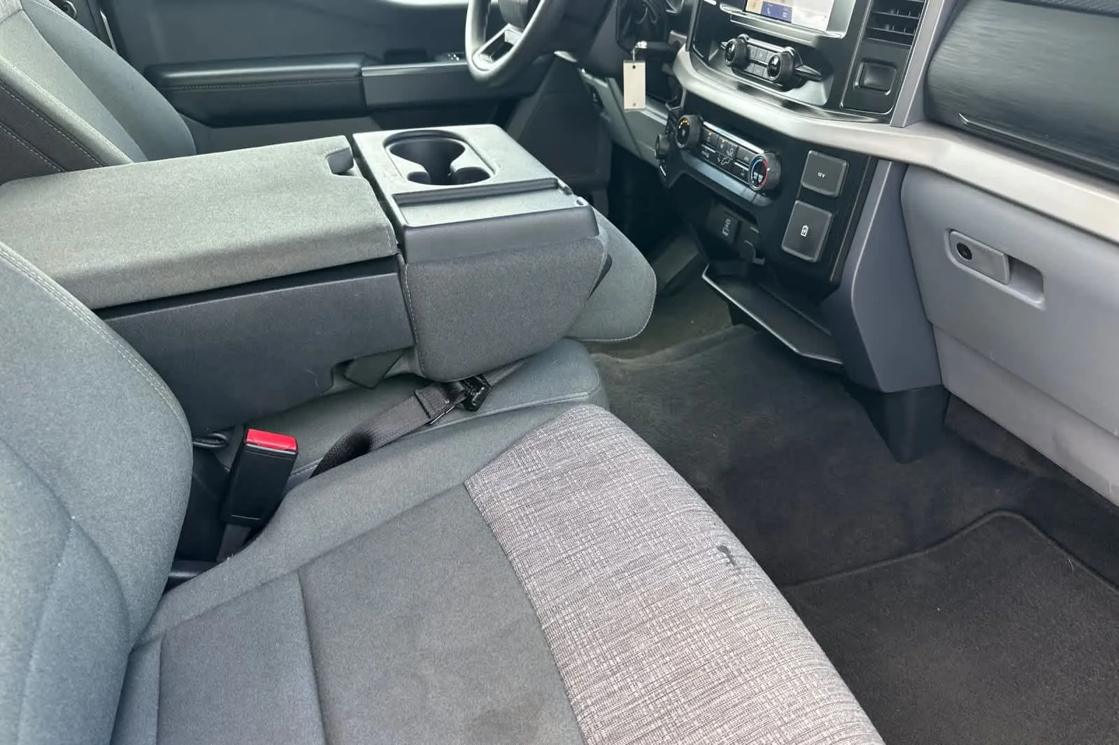 Used 2023 Iconic Silver Metallic Ford XLT image 15