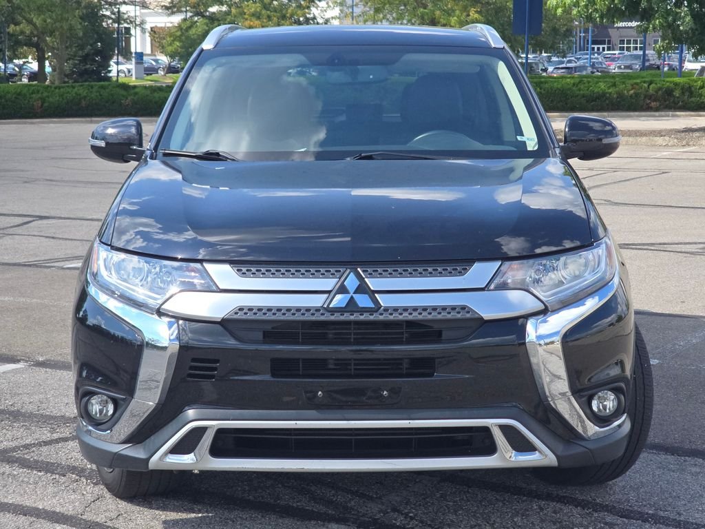 Used 2019 Labrador Black Metallic Mitsubishi  image 8