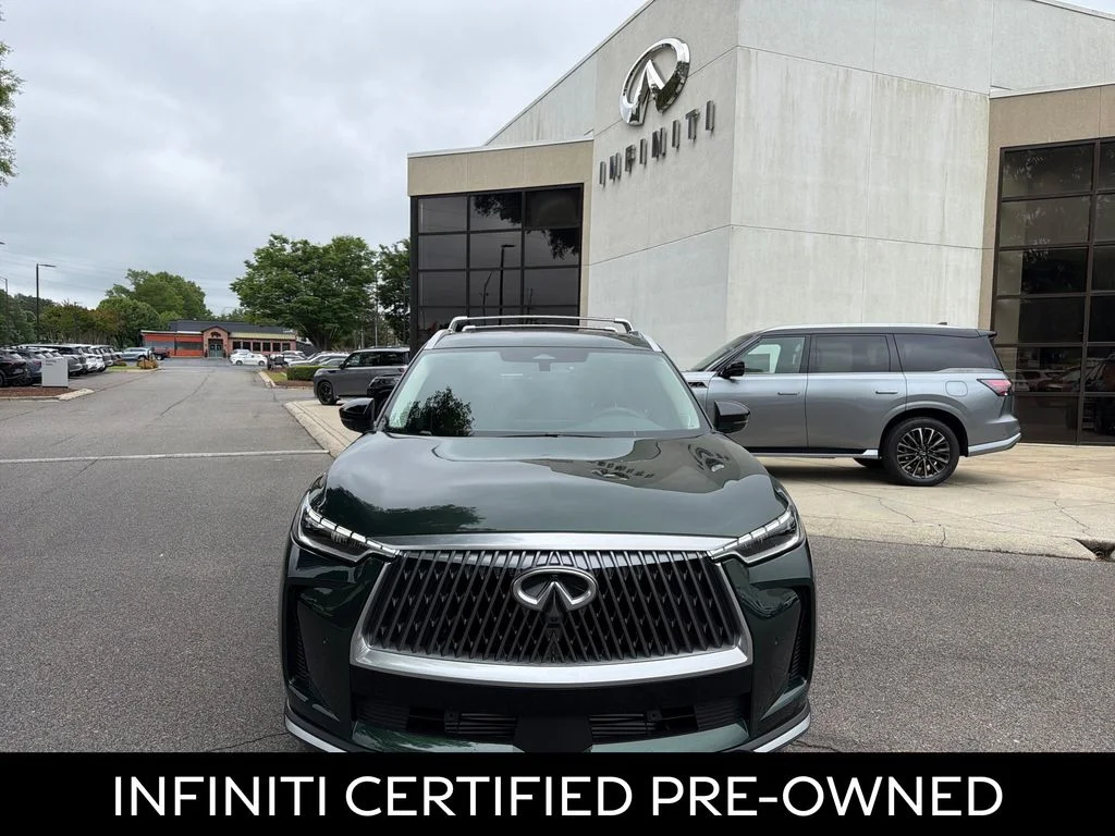 Certified Used 2026 Deep Emerald INFINITI LUXE image 3