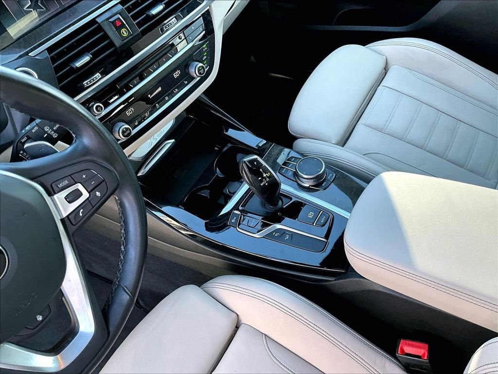 Used 2019 White BMW xDrive30i image 17