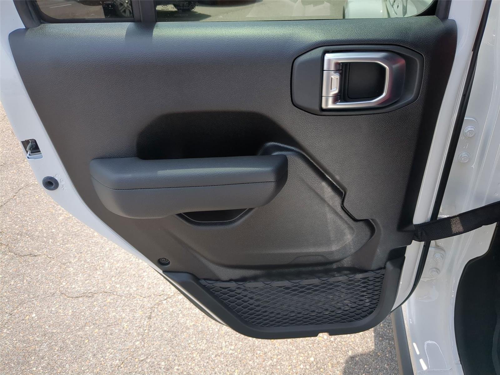 Used 2026 Bright White Clearcoat Jeep Rubicon image 25