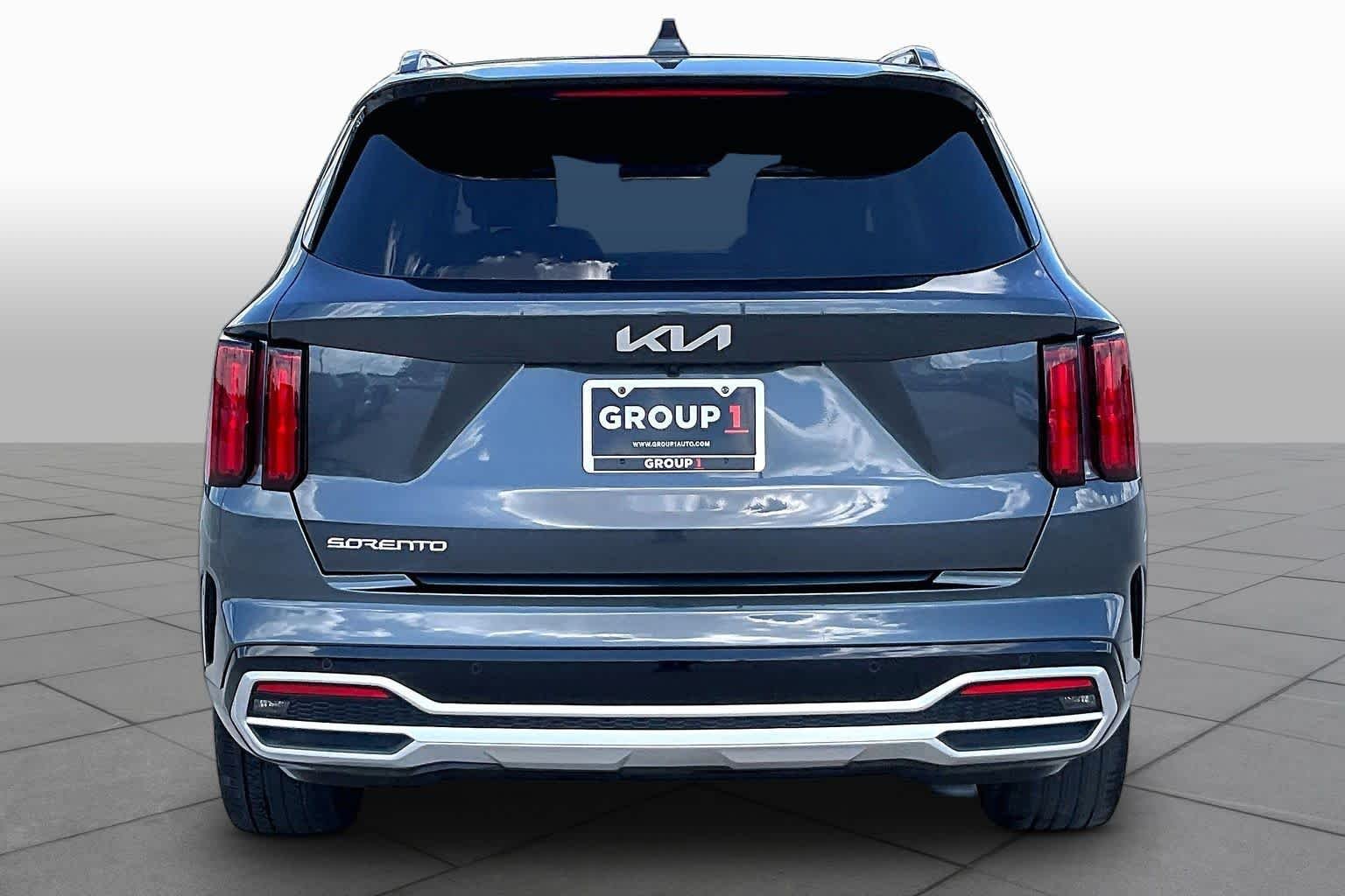 Used 2023 Gravity Grey Kia SX image 5