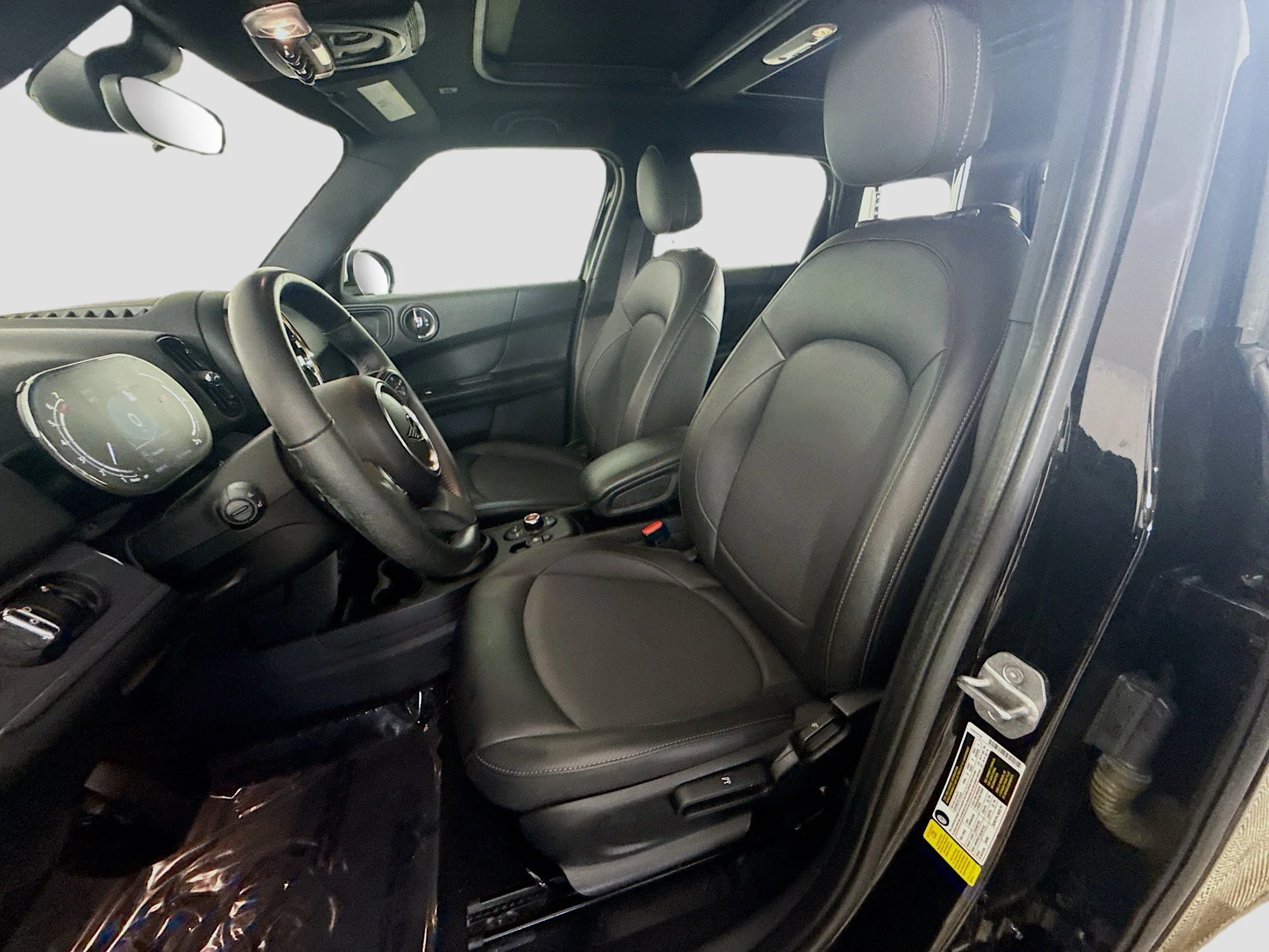 Used 2022 Midnight Black Metallic MINI Oxford Edition image 18