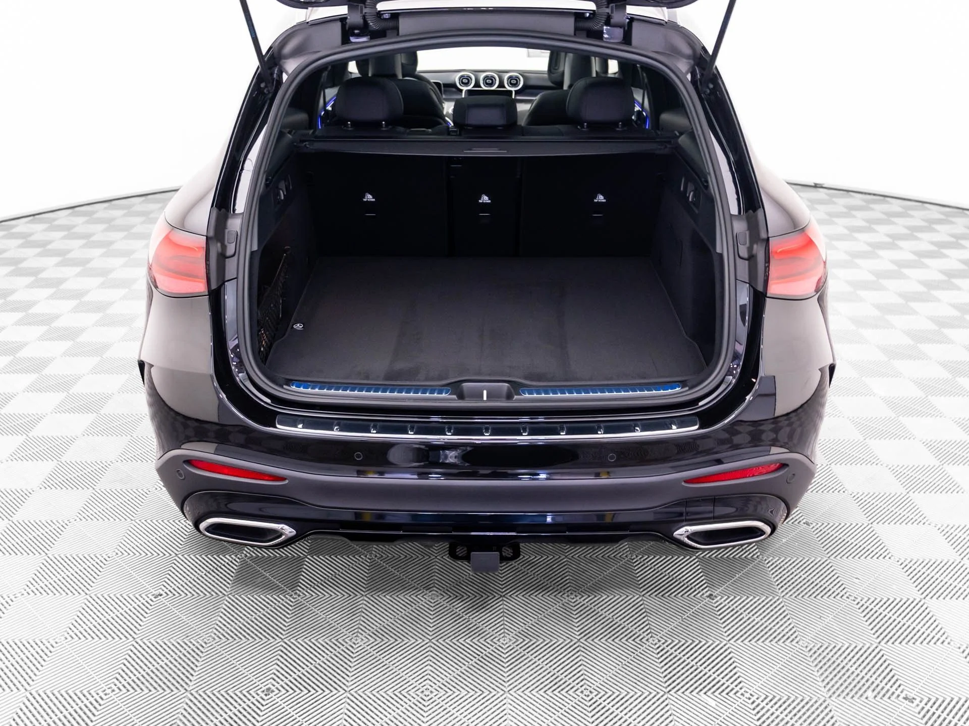 New 2027 Black Mercedes-Benz GLC 300 image 35