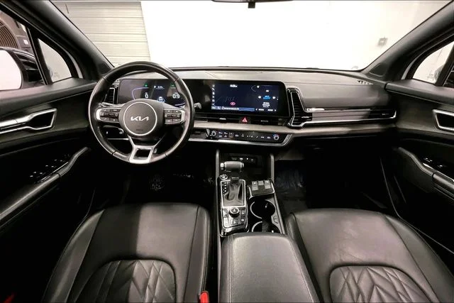 Used 2023 Glacial White Pearl Kia X-Line image 18
