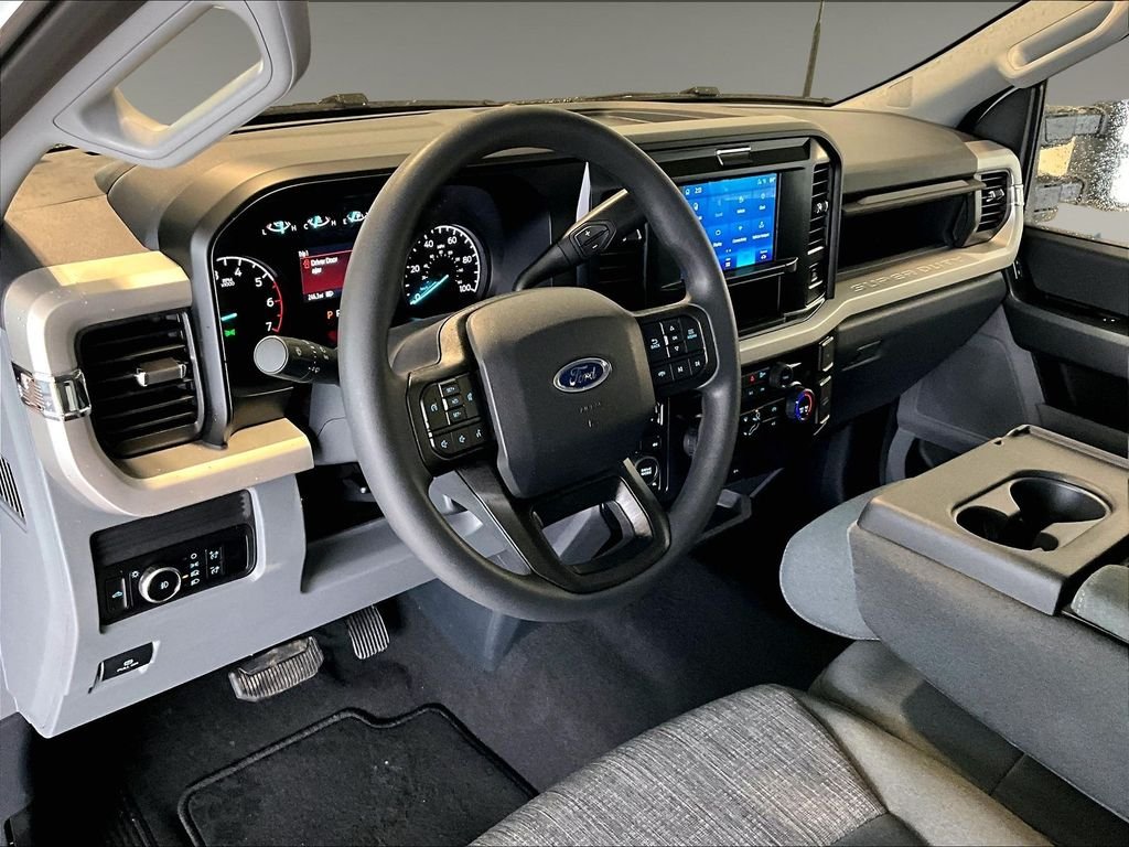 New 2026 Oxford White Ford XLT image 9