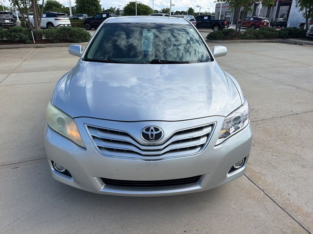 Used 2011 Silver Toyota XLE image 2