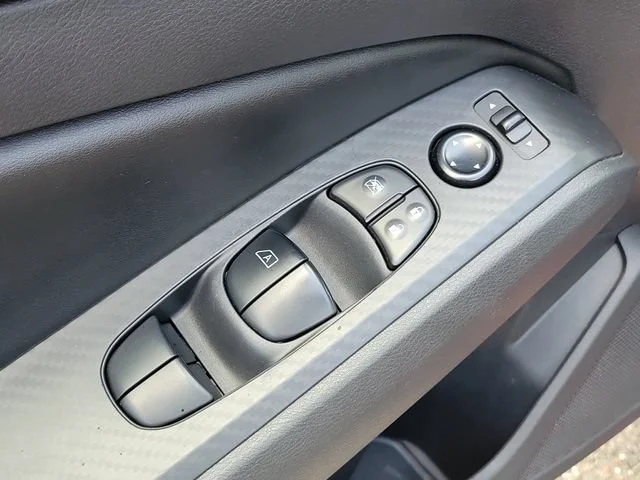 2025 Nissan Altima SV - Photo 18