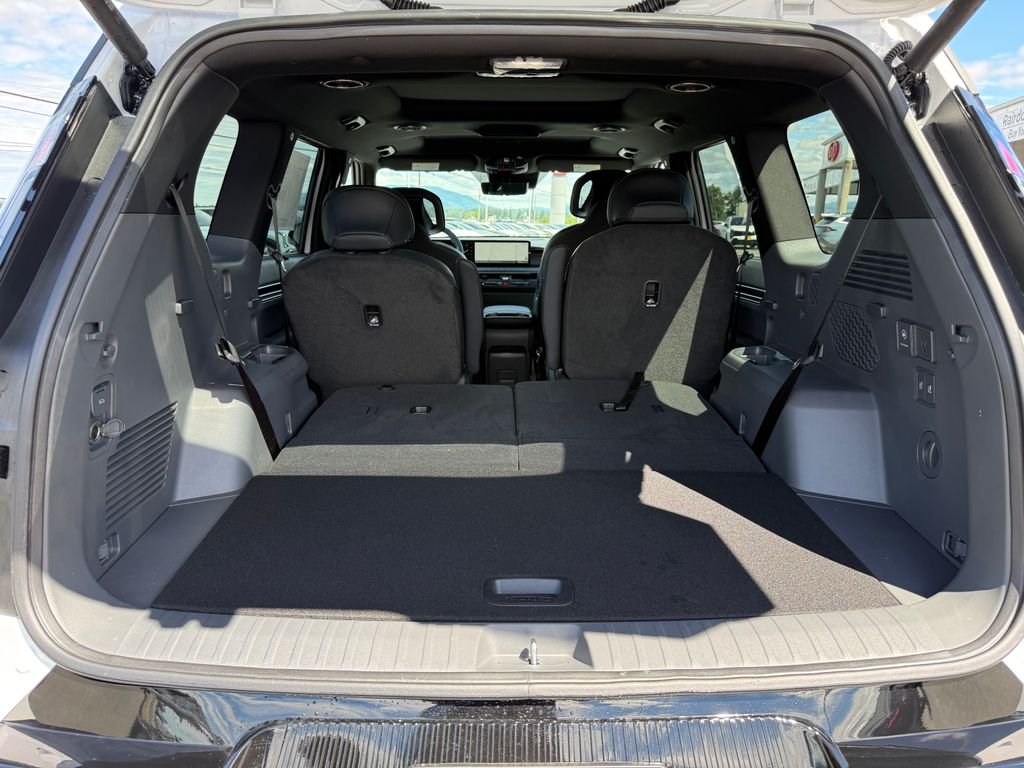 New 2026 Glacial White Kia Land AWD image 11